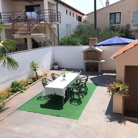 House With A Swimming Pool - 14133 Semesterbostad Zadar