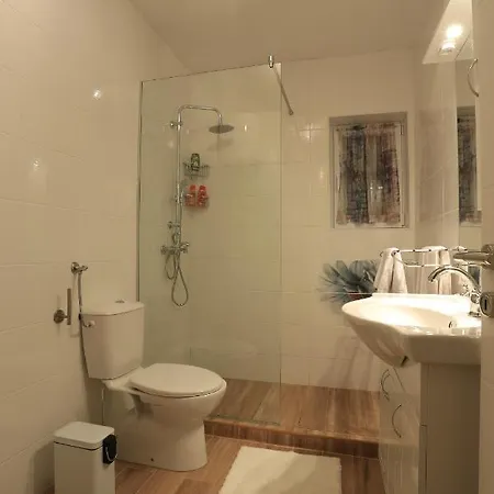 House With A Swimming Pool - 14133 Будинок відпочинку