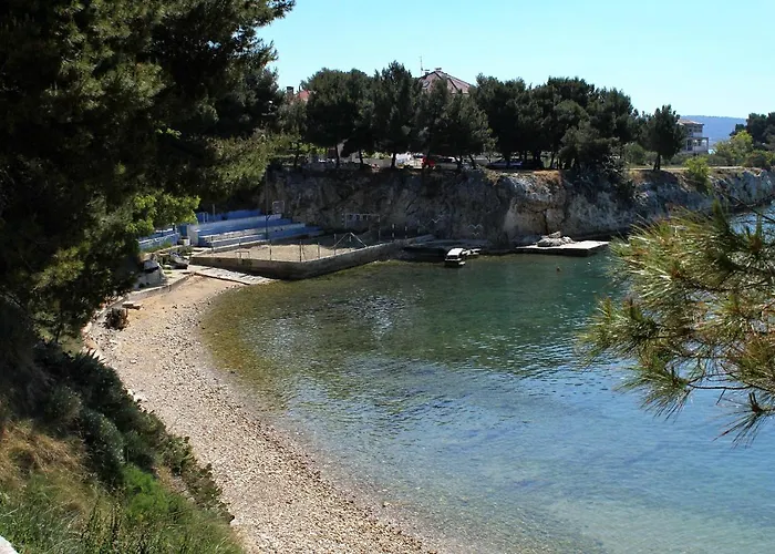 House With A Swimming Pool - 14133