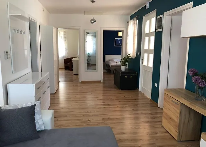 House With A Swimming Pool - 14133 Hébergement de vacances *